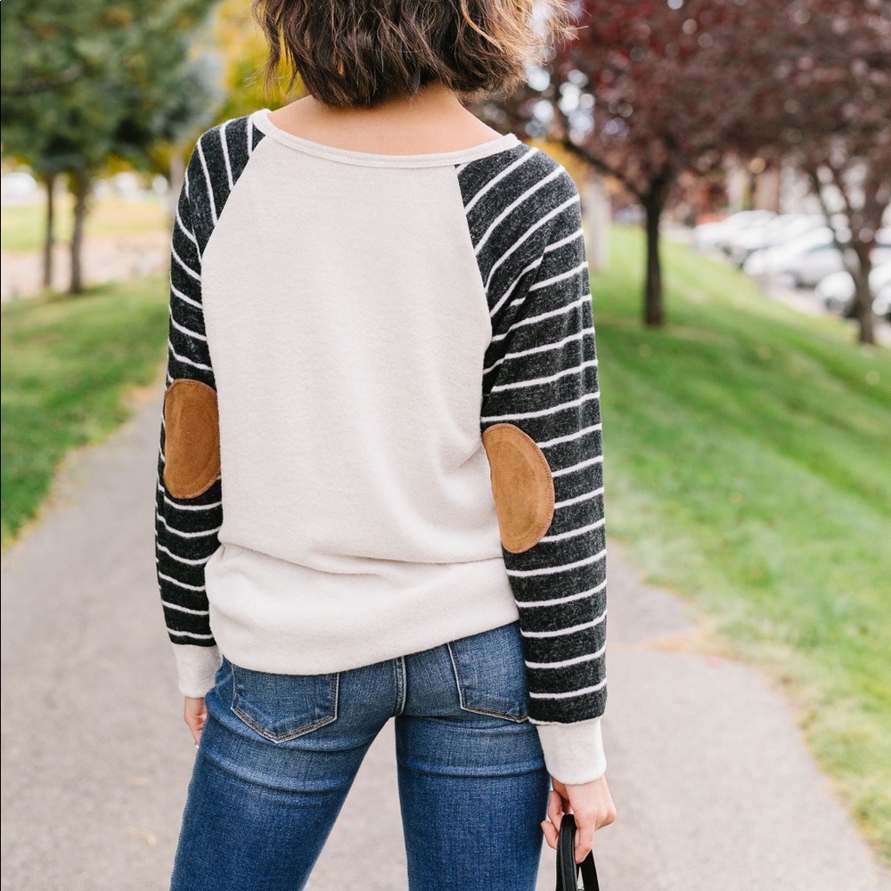 FINAL SALE❗️Suede Elbow Patch Raglan Sleeve Top - Picture 5 of 8